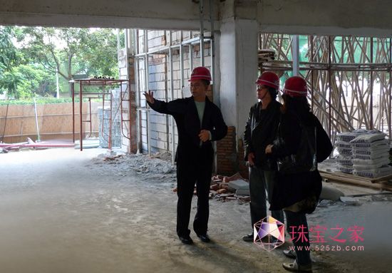 艺术大师徐冰先生视察TTF国际珠宝设计大厦