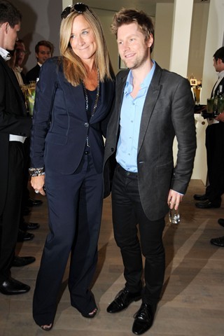 ͱϯִй Angela Ahrendts ͰͱChristopher Bailey